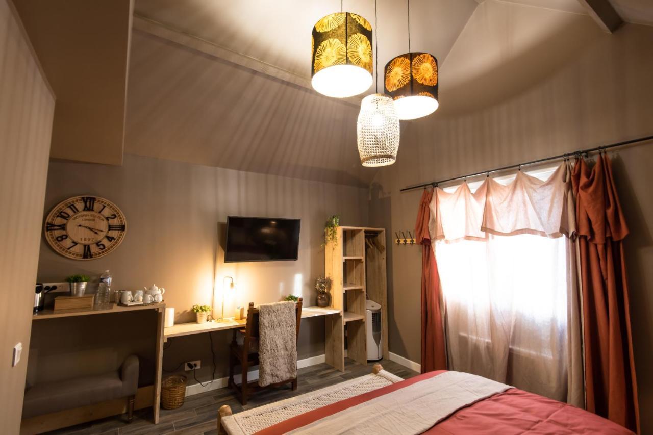 J&J Room - Hebergement D'Exception Pres De Provins! Le Bas Courton Exterior photo
